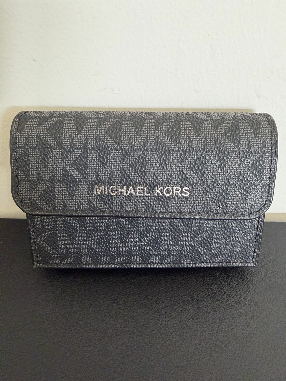 Michael Kors Signature Logo Black Gray Accordion Card Case Wallet